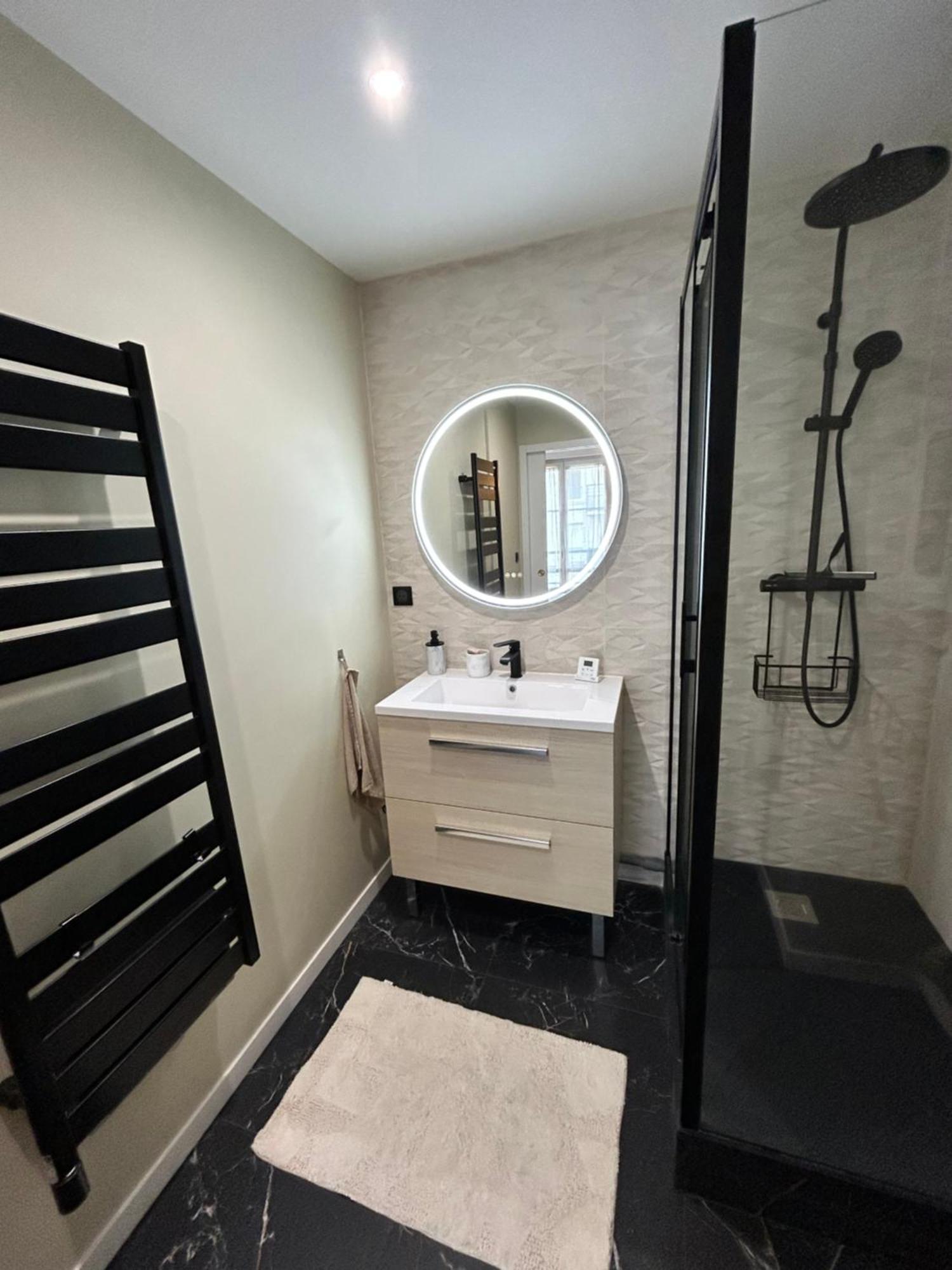 Sweet And Comfy In Hyper City Center With Netflix, Prime And Disney Plus Included 누와시 르 그헝 외부 사진