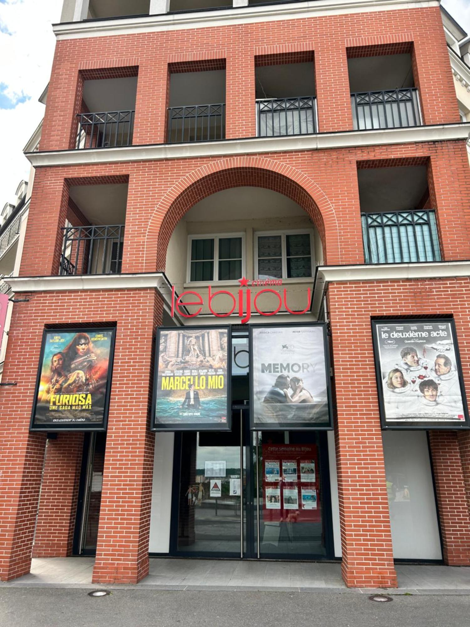 Sweet And Comfy In Hyper City Center With Netflix, Prime And Disney Plus Included 누와시 르 그헝 외부 사진